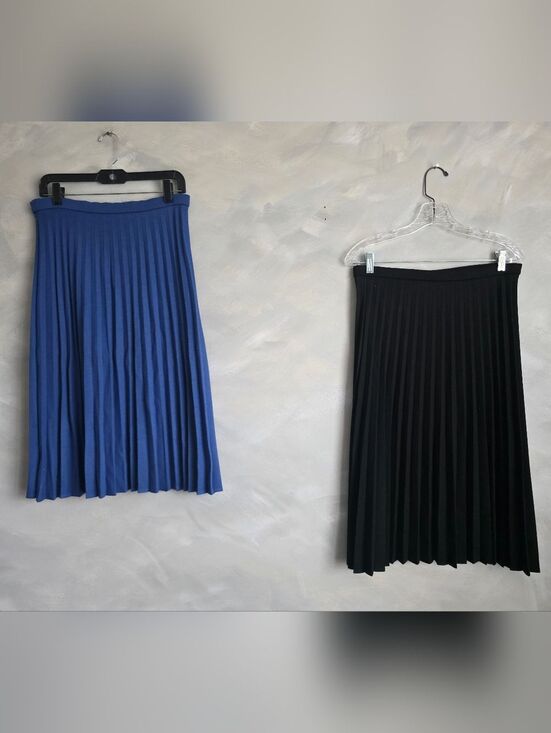 Dresses & Skirts - Vintage Black & Blue Virgin Wool Pleated Midi Skirt Womens 12 Set Of 2 Preppy